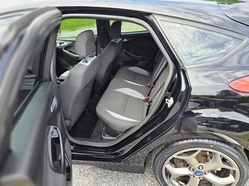 Used 2018 Ford Focus ST FWD image 21
