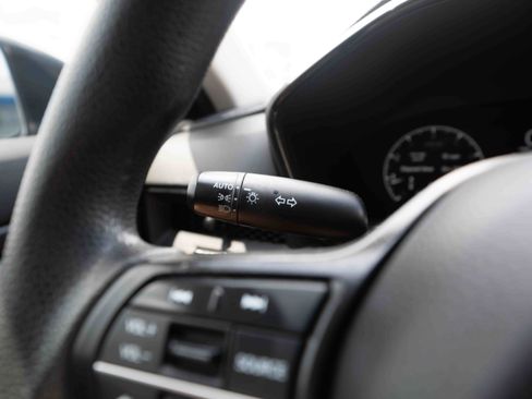 Used 2023 Honda CR-V LX image 13