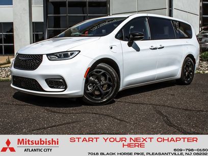 Used 2024 Chrysler Pacifica Limited