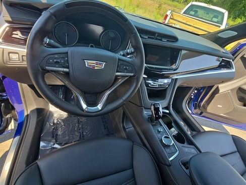 Used 2025 Cadillac XT6 Premium Luxury w/ Platinum Package AWD/4WD image 21