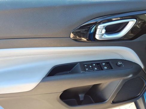 Used 2023 Jeep Compass Limited image 6