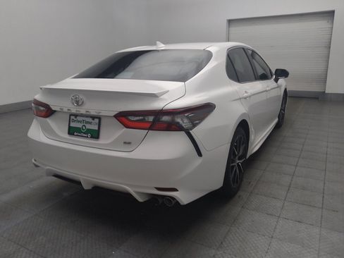 Used 2022 Toyota Camry SE FWD image 9