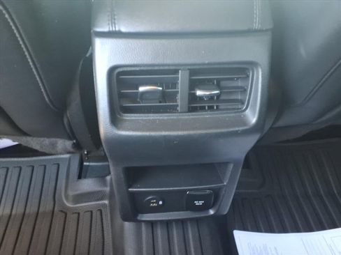 Used 2022 Ford Edge SEL w/ Convenience Package image 18