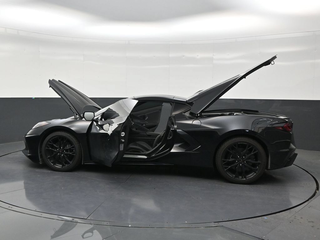 Used 2025 Chevrolet Corvette Stingray Preferred Cpe w/ Stealth Interior Trim Package RWD image 29