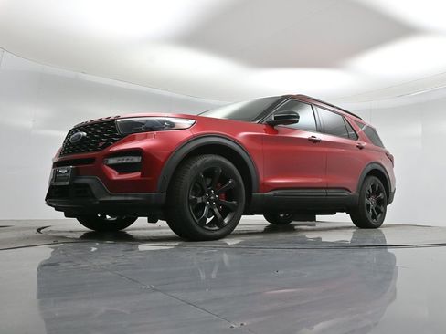 Used 2020 Ford Explorer ST w/ ST Street Pack image 42