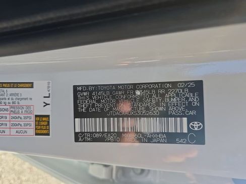 Used 2025 Toyota Prius Limited image 36