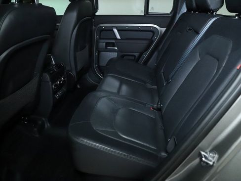 Used 2024 Land Rover Defender 110 X-Dynamic SE image 28