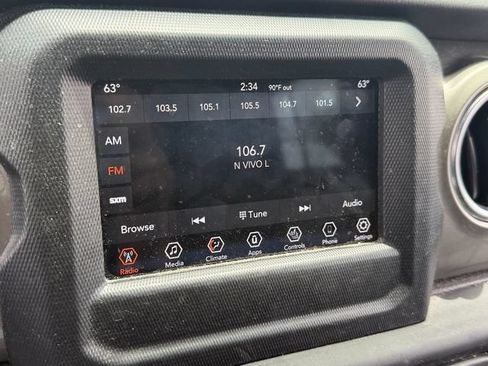Used 2018 Jeep Wrangler Unlimited Sahara w/ Cold Weather Group AWD/4WD image 18
