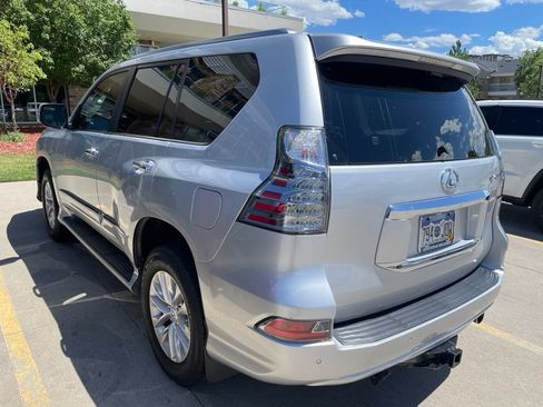 Used 2018 Lexus GX 460 Premium w/ Premium Package AWD/4WD image 3