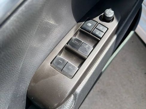 Used 2021 Toyota Camry XSE FWD image 11