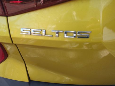 Used 2021 Kia Seltos S image 31