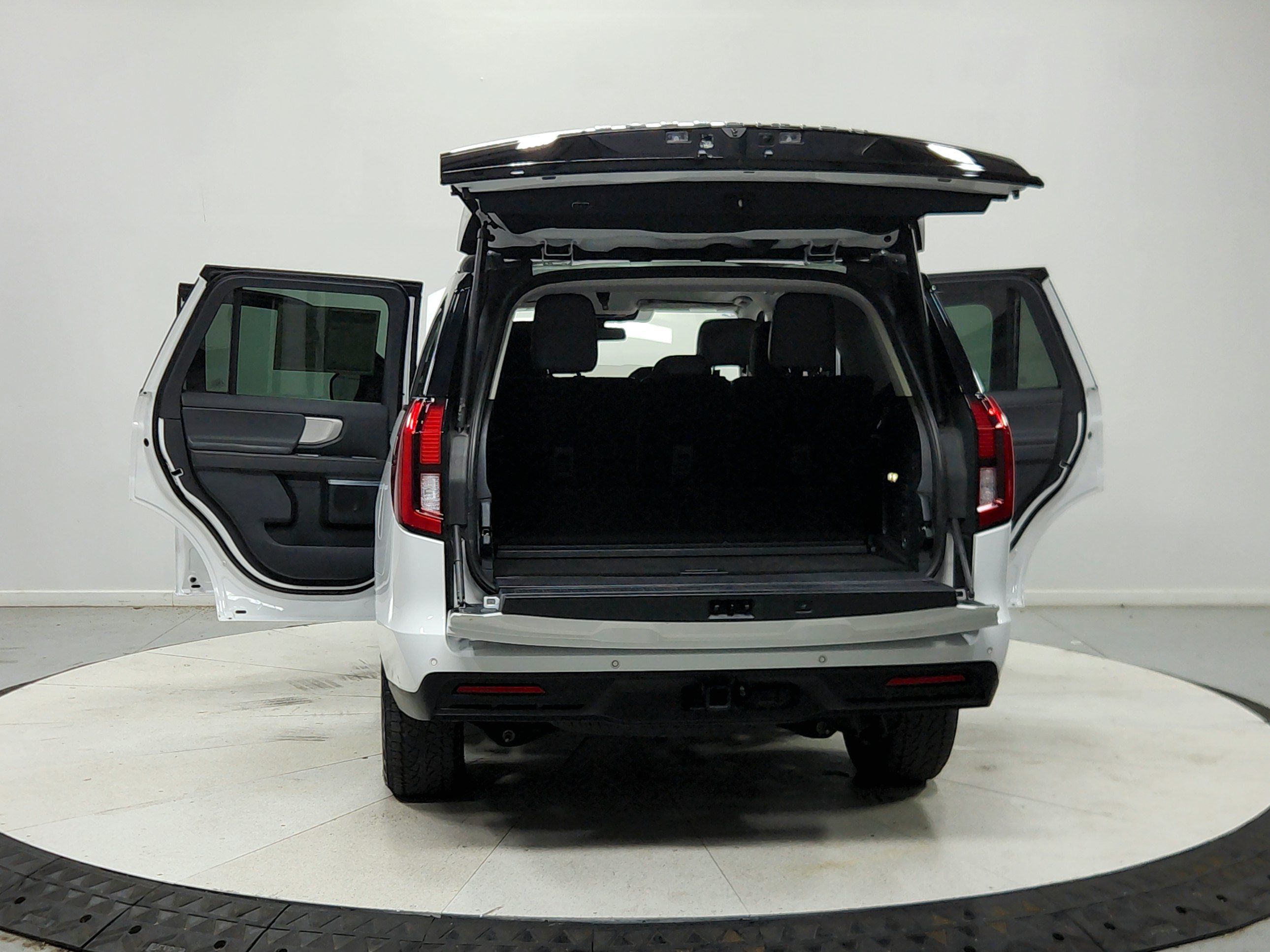 Used 2025 Ford Expedition Active AWD/4WD image 15