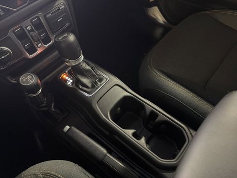 Certified 2025 Jeep Wrangler Sahara image 19