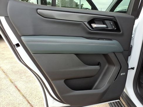 New 2026 GMC Yukon XL AT4 image 18