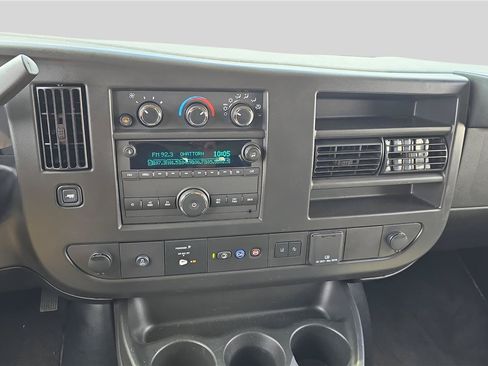 Used 2025 Chevrolet Express 3500 LT w/ LT Preferred Equipment Group RWD image 16