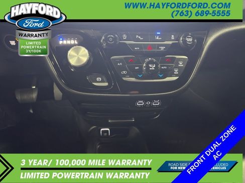 Used 2025 Chrysler Pacifica Select FWD image 18