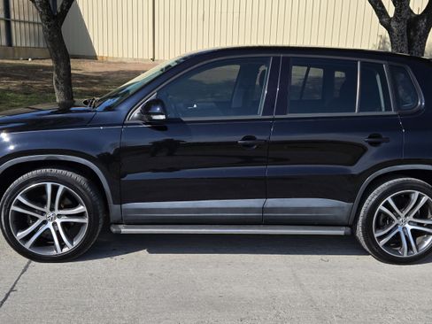 Used 2013 Volkswagen Tiguan S image 4