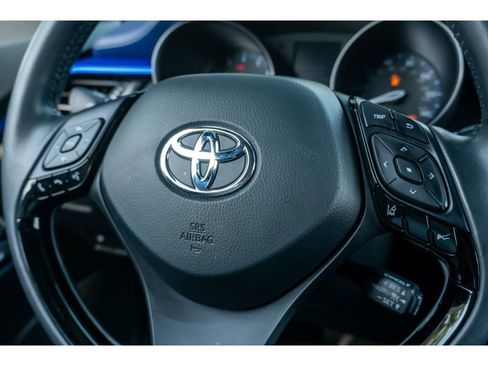 Used 2021 Toyota C-HR XLE FWD image 28