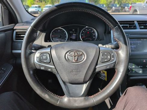 Used 2016 Toyota Camry SE FWD image 30