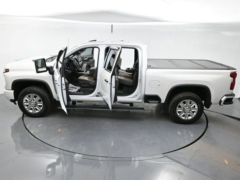 Used 2024 Chevrolet Silverado 2500 High Country w/ High Country Premium Package image 42