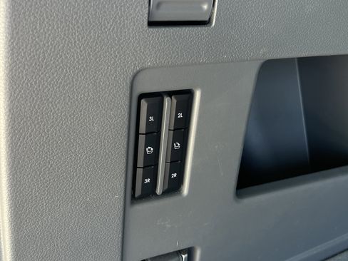 Used 2019 Lincoln Navigator Reserve AWD/4WD image 30