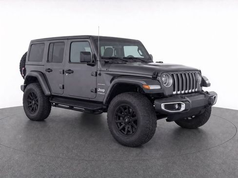 Used 2020 Jeep Wrangler Unlimited Sahara AWD/4WD image 2