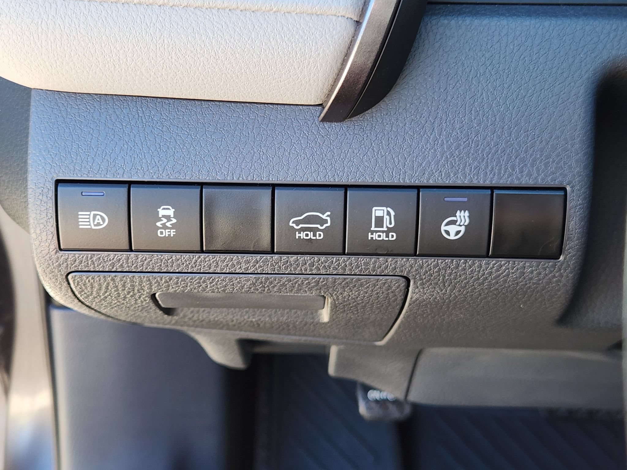 Used 2024 Toyota Camry SE w/ Cold Weather Package FWD image 17