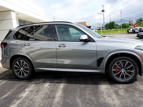 New 2026 BMW X5 xDrive40i w/ M Sport Package AWD/4WD image 4