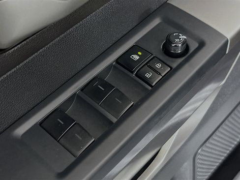 Used 2022 Toyota Tundra SR5 w/ Convenience Package image 13