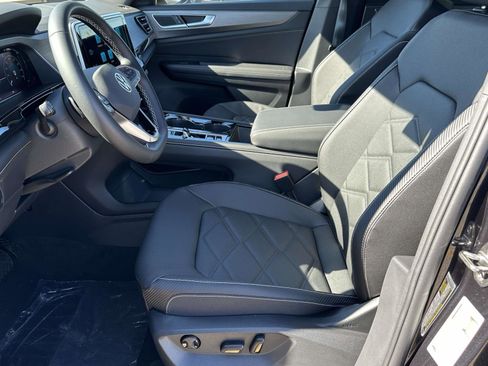 New 2026 Volkswagen Atlas Cross Sport SE image 17