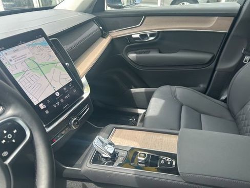 Certified 2025 Volvo XC90 B6 Plus AWD/4WD image 19