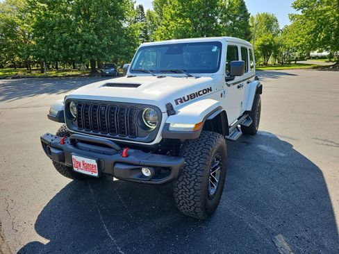 Used 2026 Jeep Wrangler Unlimited Rubicon AWD/4WD image 2