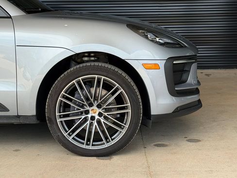 Certified 2026 Porsche Macan AWD/4WD image 11
