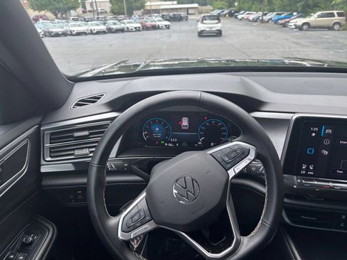 Used 2026 Volkswagen Atlas Cross Sport SE FWD image 30
