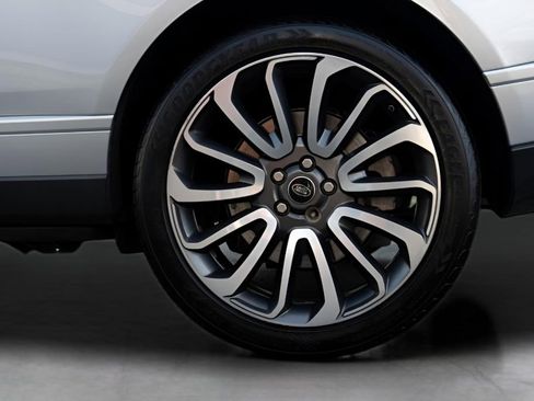 Used 2020 Land Rover Range Rover HSE image 7