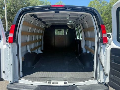 Used 2025 GMC Savana 2500 w/ Driver Convenience Package RWD image 7