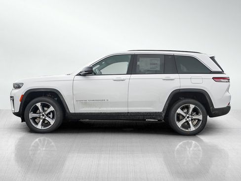 New 2026 Jeep Grand Cherokee Limited AWD/4WD image 4