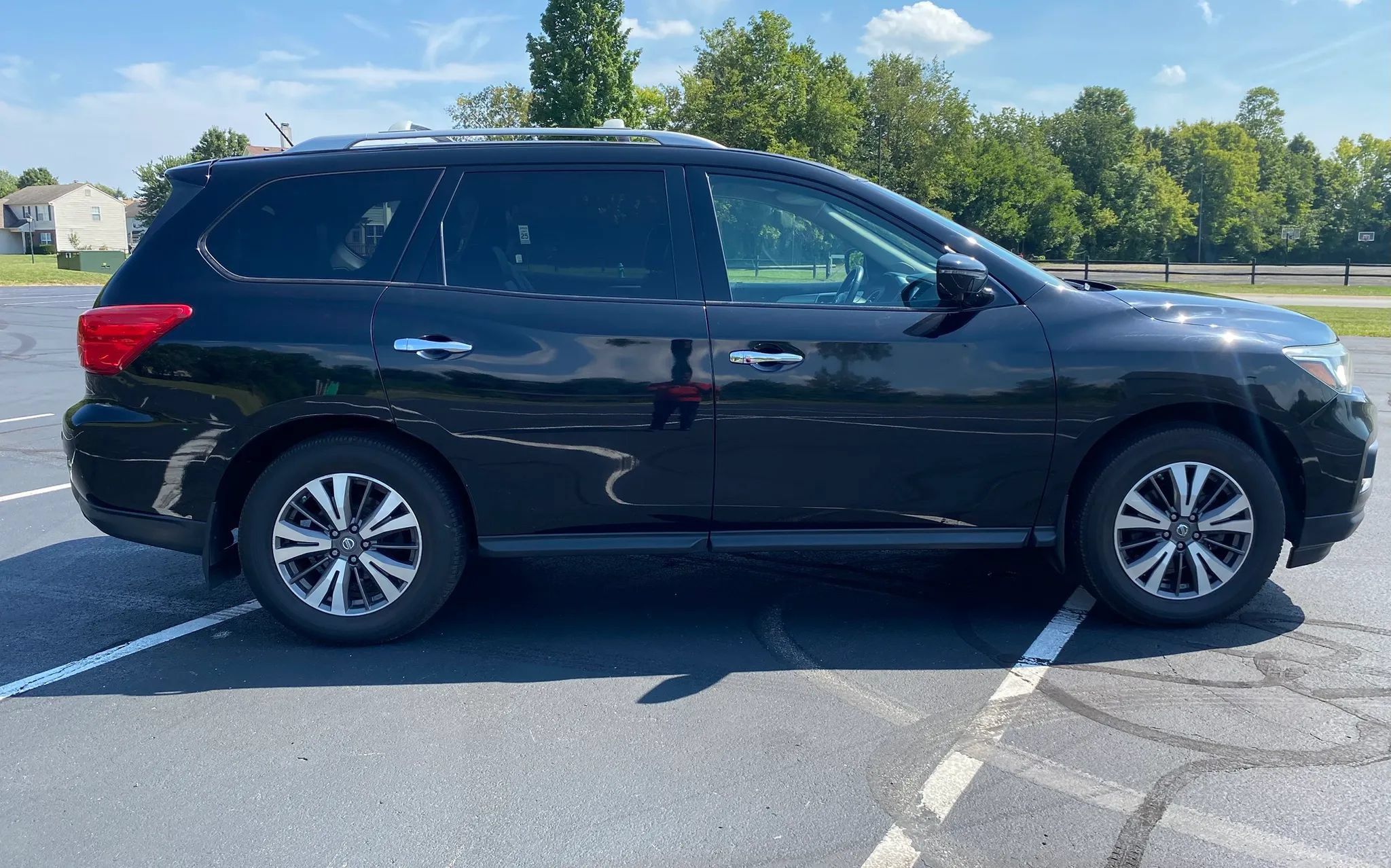 Used 2017 Nissan Pathfinder SL w/ SL Tech Package AWD/4WD image 7