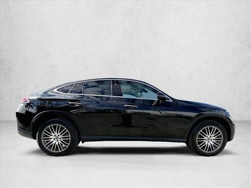 Used 2025 Mercedes-Benz GLC 300 4MATIC image 5