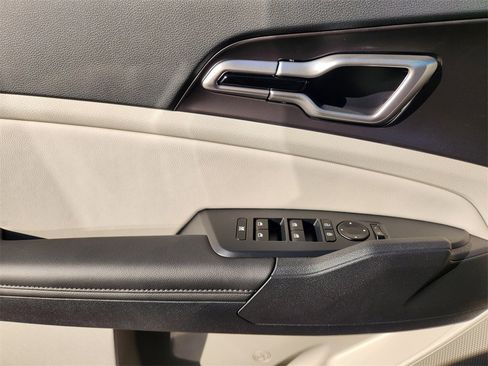 New 2026 Kia Sportage EX image 16