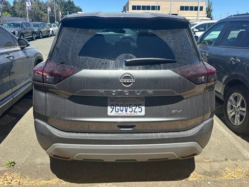 Used 2023 Nissan Rogue SV FWD image 6