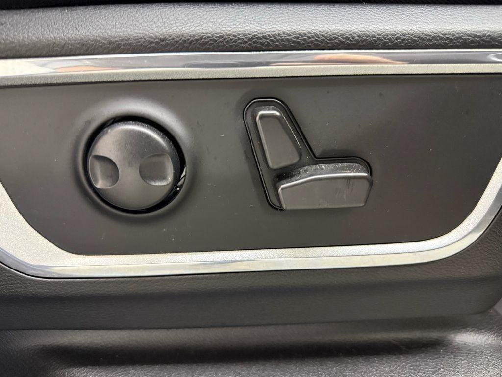 Used 2022 RAM 1500 Laramie AWD/4WD image 39