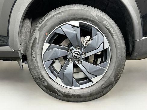 Used 2026 Nissan Rogue SV AWD/4WD image 11