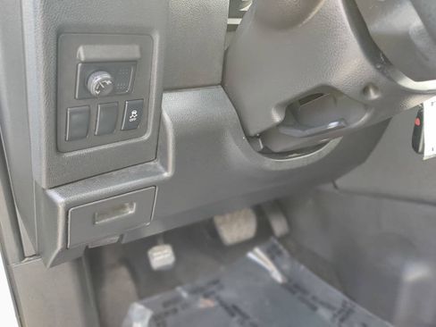 Used 2015 Nissan Rogue S w/ Convenience Package FWD image 9