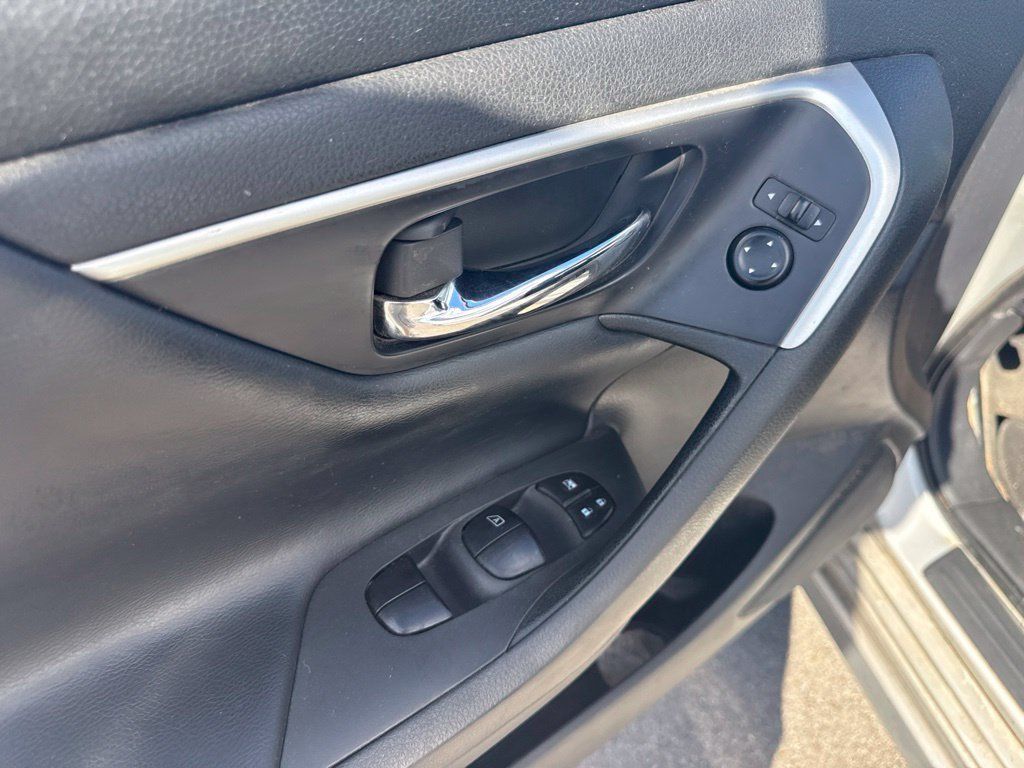 Used 2016 Nissan Altima 2.5 S w/ Power Driver Seat Package FWD image 20