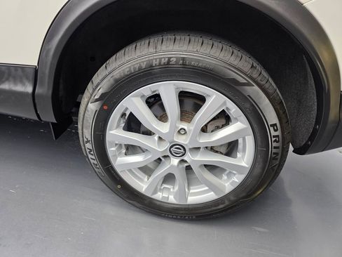 Used 2020 Nissan Rogue Sport SV w/ Technology Package image 16