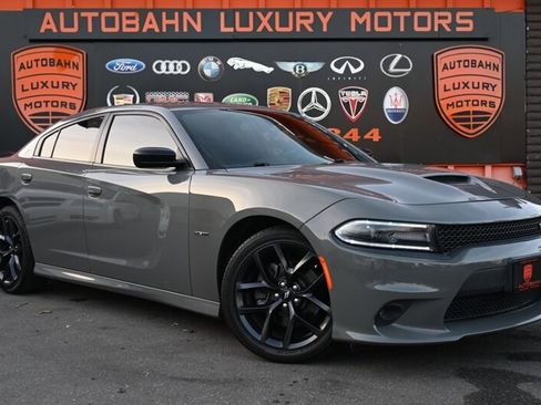 Used 2019 Dodge Charger R/T w/ Blacktop Package image 1