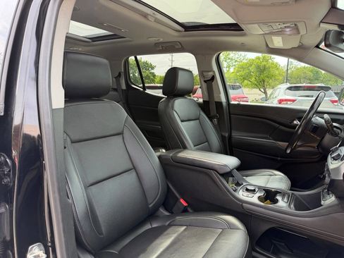 Used 2021 GMC Acadia SLT w/ LPO, Floor Liner Package AWD/4WD image 13