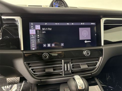 Certified 2024 Porsche Macan w/ Premium Plus Package image 28