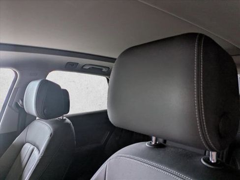 Used 2021 Audi Q5 Premium Plus image 14